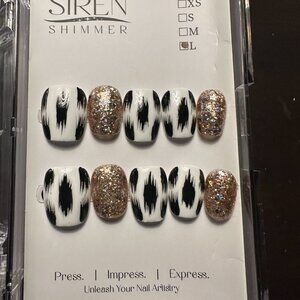 High-quality handcrafted reusable press on nails.